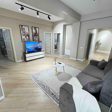 Rentnow Modern Business Apartment With 3 Bedrooms In Centre צ'יסינאו מראה חיצוני תמונה