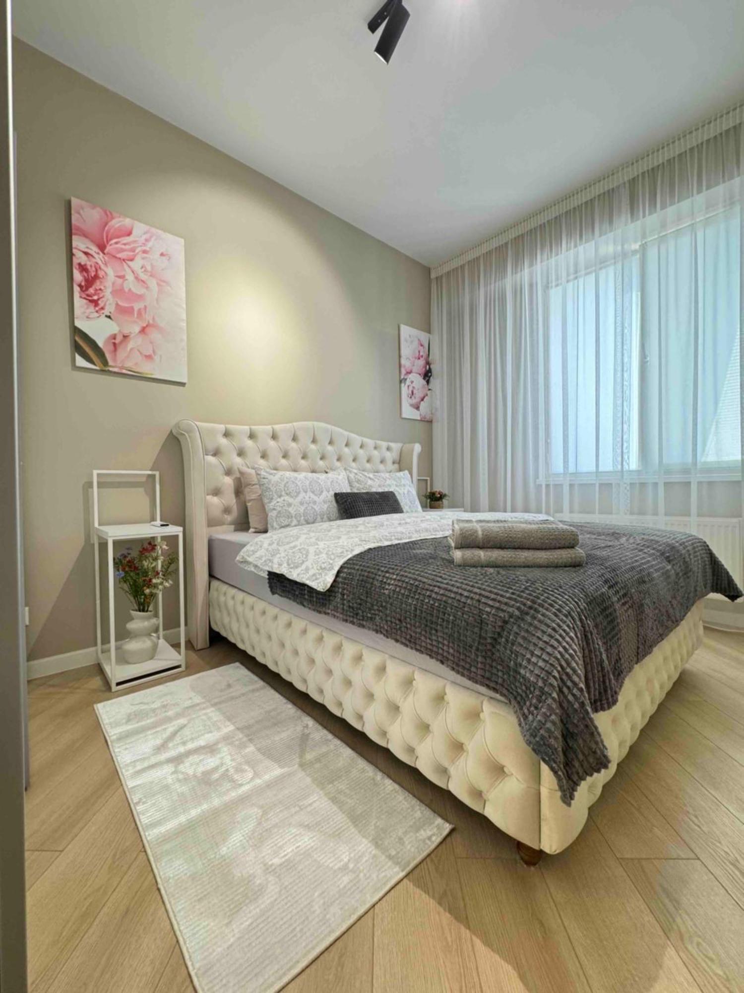Rentnow Modern Business Apartment With 3 Bedrooms In Centre צ'יסינאו מראה חיצוני תמונה