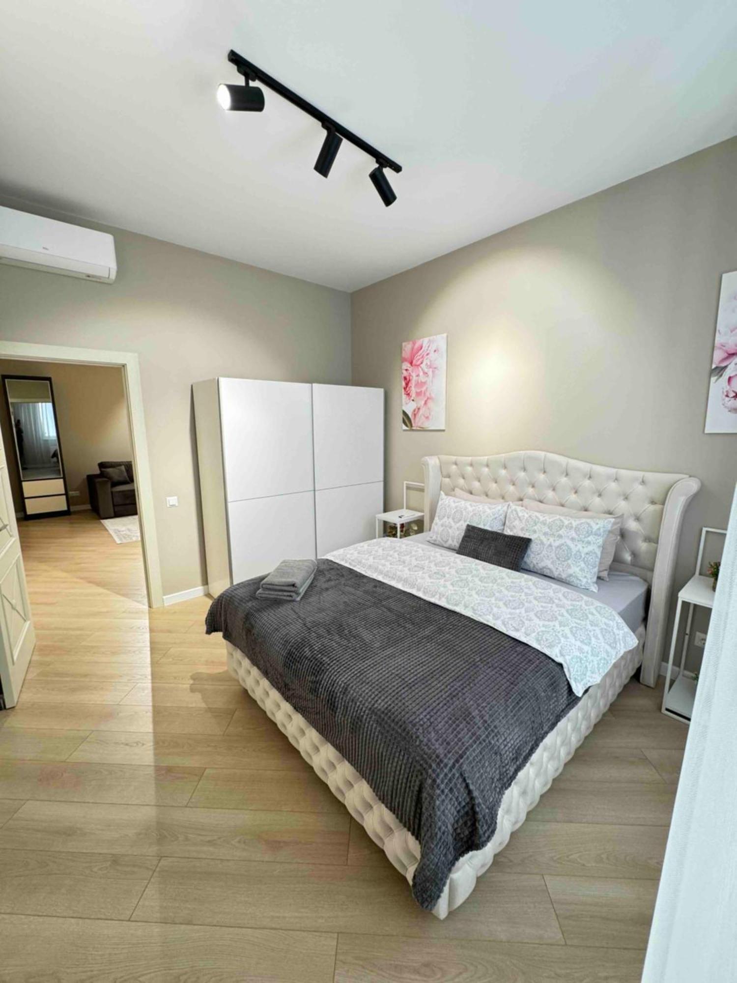 Rentnow Modern Business Apartment With 3 Bedrooms In Centre צ'יסינאו מראה חיצוני תמונה